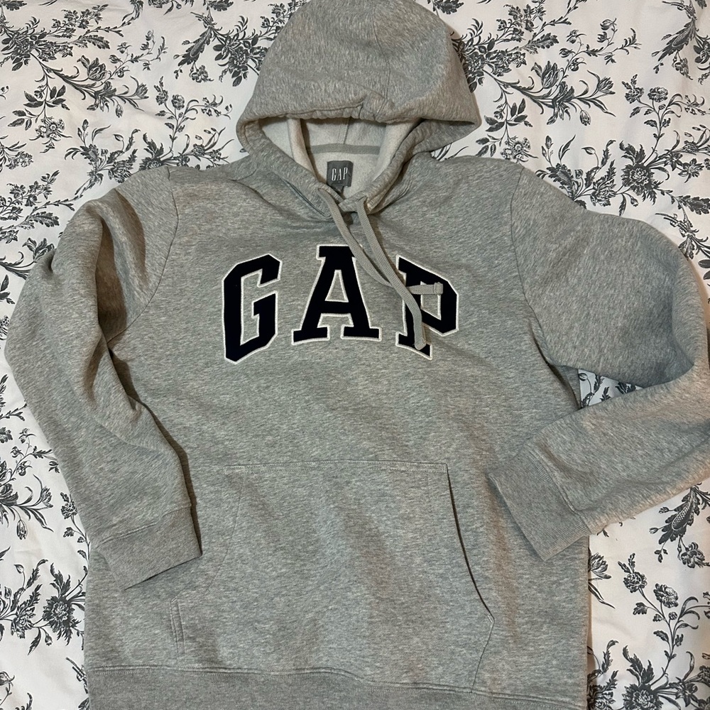 GAP Men’s Logo Pullover Hoodie